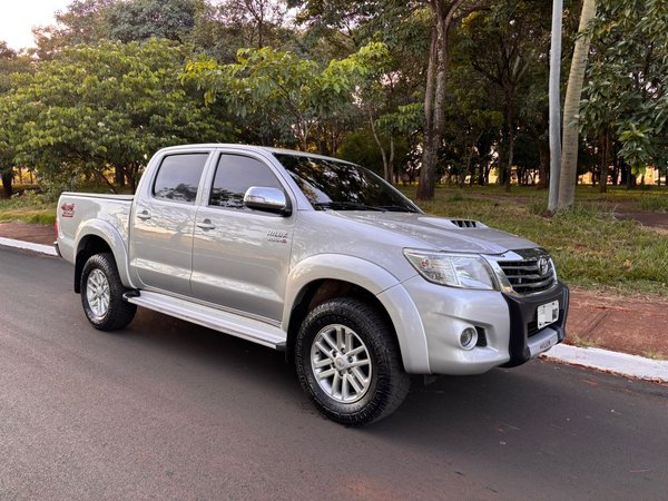 Foto 1 - Toyota Hilux SRV Top 3.0 Turbo Diesel 4x4
