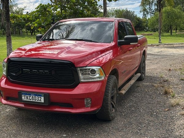 Foto 4 - RAM Classic Laramie Night Edition 5.7 V8 Gasolina 4x4