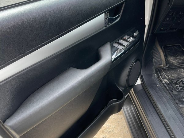 Foto 8 - Toyota Hilux SR 2.8 Turbo Diesel 4x4