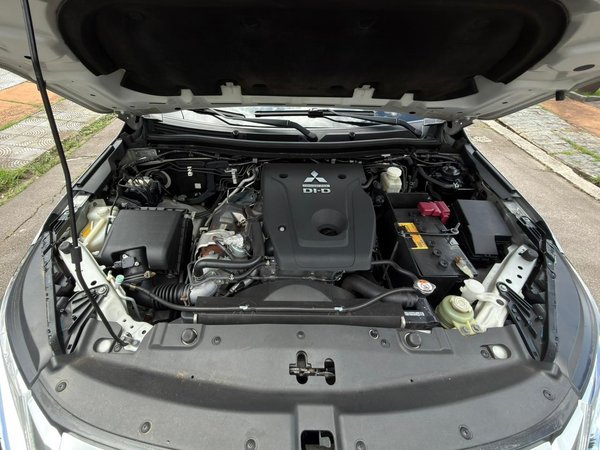 Foto 10 - Mitsubishi L200 Triton Sport HPE-S 2.4 Turbo Diesel 4x4