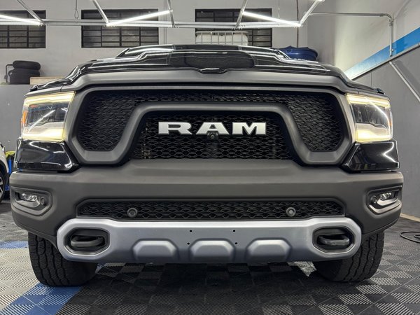 Foto 2 - RAM 1500 Rebel 5.7 V8 Gasolina 4x4