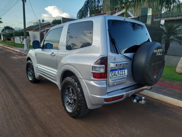 Foto 8 - Mitsubishi Pajero GLS 3.5 V6 Gasolina 4x4