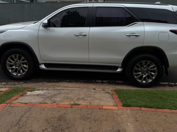 Foto 5 - Toyota Hilux SW4 SRX 2.8 Turbo Diesel 4x4