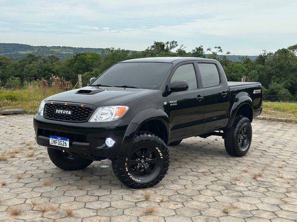 Foto 1 - Toyota Hilux SRV 3.0 Turbo Diesel 4x4