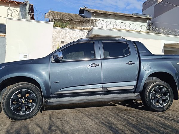 Foto 2 - Chevrolet S10 High Country 2.8 Turbo Diesel 4x4