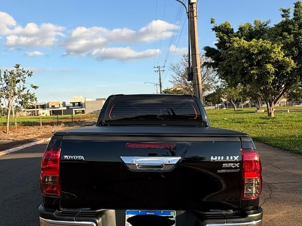 Foto 6 - Toyota Hilux SRX 2.8 Turbo Diesel 4x4