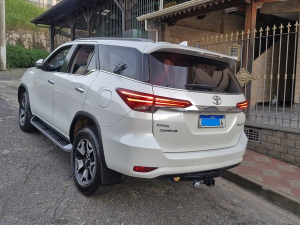 Foto 4 - Toyota Hilux SW4 Diamond D4-D 2.8 Turbo Diesel 4x4