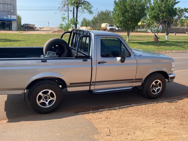 Foto 1 - Ford F1000 XLT 4.3 Turbo Diesel 4x2 C.S