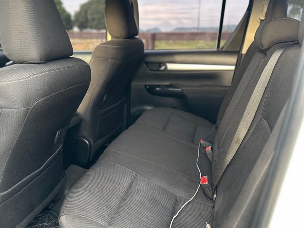 Foto 8 - Toyota Hilux SR 2.8 Turbo Diesel 4x4