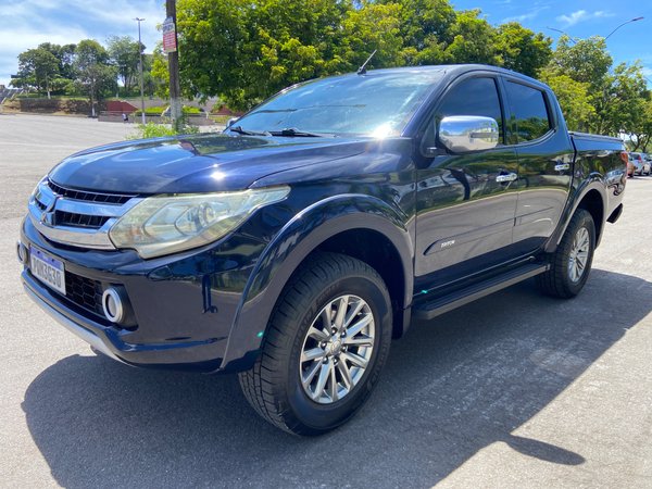 Foto 2 - Mitsubishi Triton HPE-S 2.4 Bi-Turbo Diesel 4x4