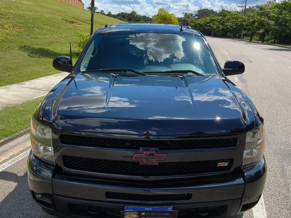 Foto 2 - Chevrolet Silverado 1500 High Country 5.3 V8 Gasolina 4x4