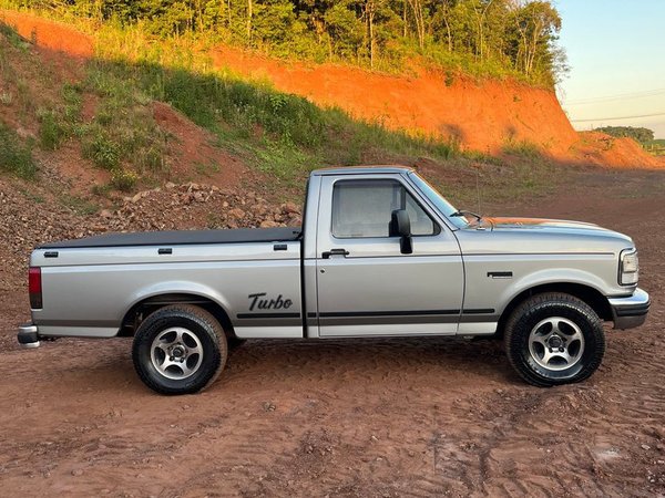 Foto 5 - Ford F1000 XLT 4.3 Turbo Diesel 4x2 C.S