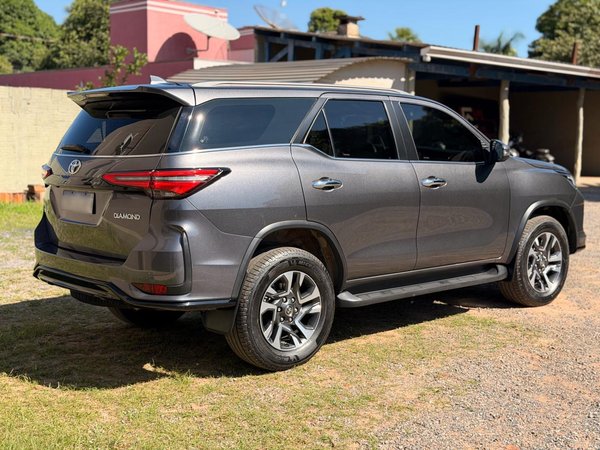 Foto 4 - Toyota Hilux SW4 Diamond D4-D 2.8 Turbo Diesel 4x4