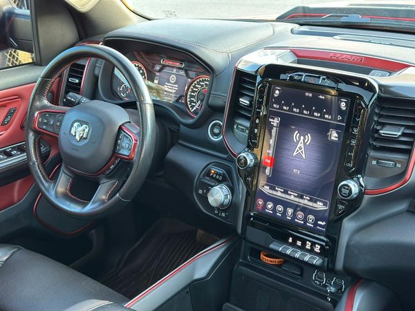 Foto 2 - RAM 1500 Rebel 5.7 V8 Gasolina 4x4