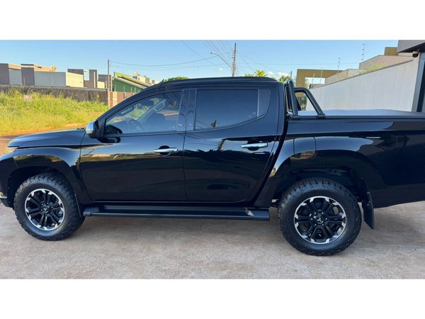 Foto 4 - Mitsubishi L200 Triton Sport HPE 2.4 Turbo Diesel 4x4