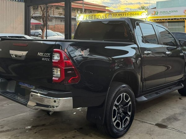 Foto 5 - Toyota Hilux SRX 2.8 Turbo Diesel 4x4