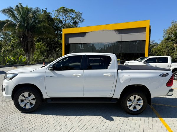 Foto 2 - Toyota Hilux SR 2.8 Turbo Diesel 4x4