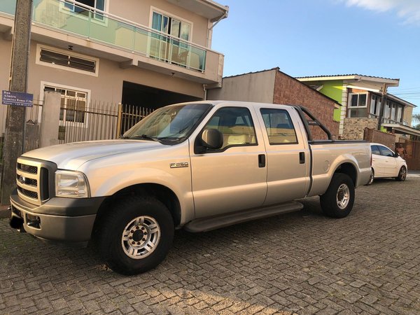 Foto 4 - Ford F250 XLT 3.9 Turbo Diesel