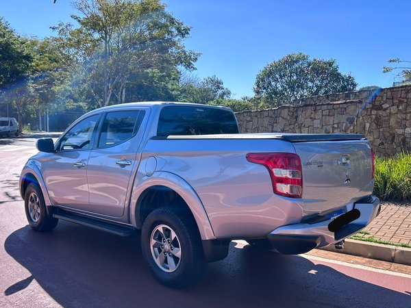 Foto 5 - Mitsubishi L200 Triton Sport HPE 2.4 Turbo Diesel 4x4