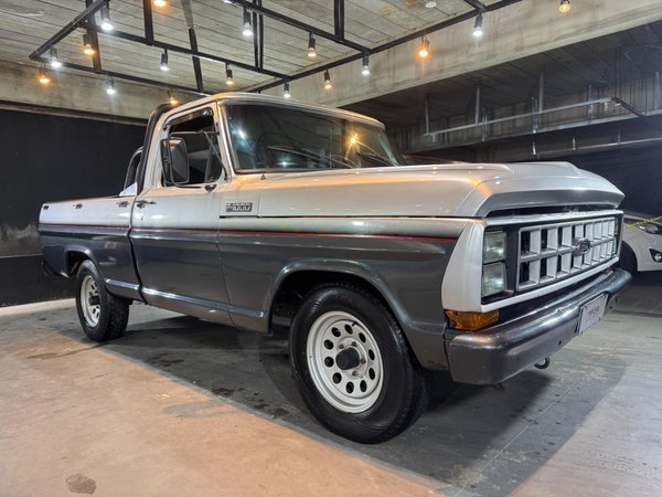 Foto 2 - Ford F1000 3.9 Diesel