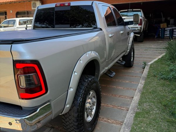 Foto 4 - RAM 2500 Laramie 6.7 Turbo Diesel 4x4