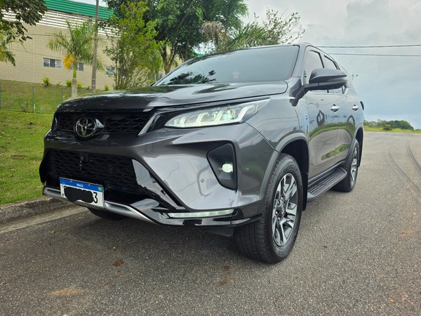 Foto 1 - Toyota Hilux SW4 Diamond D4-D 2.8 Turbo Diesel 4x4