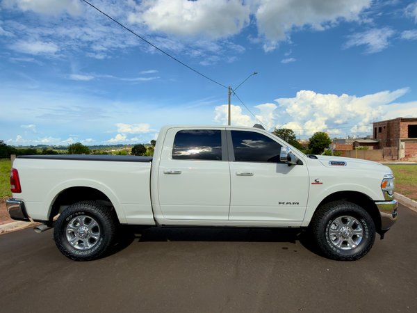 Foto 4 - RAM 2500 Laramie 6.7 Turbo Diesel 4x4