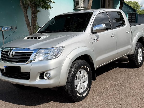 Foto 2 - Toyota Hilux SR 3.0 Turbo Diesel 4x4