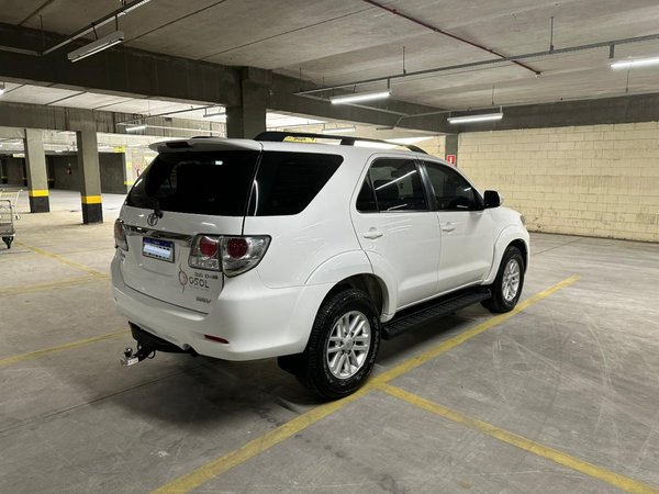 Foto 5 - Toyota Hilux SW4 SRV 3.0 Turbo Diesel 4x4