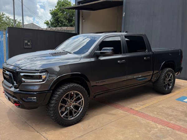 Foto 3 - RAM 1500 Rebel 5.7 V8 Gasolina 4x4