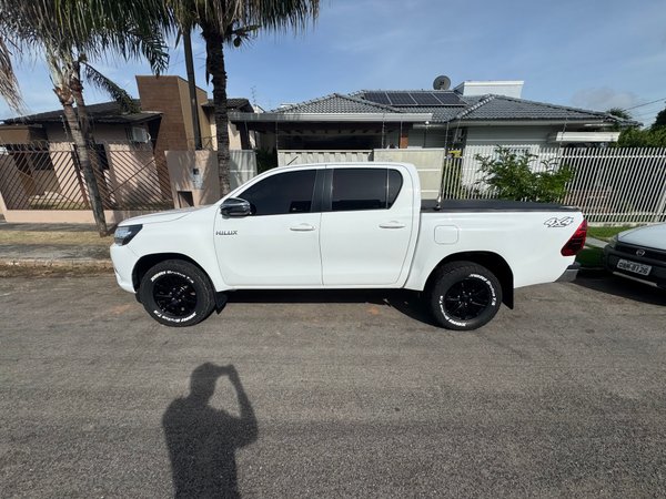 Foto 7 - Toyota Hilux SRV 2.8 Turbo Diesel 4x4