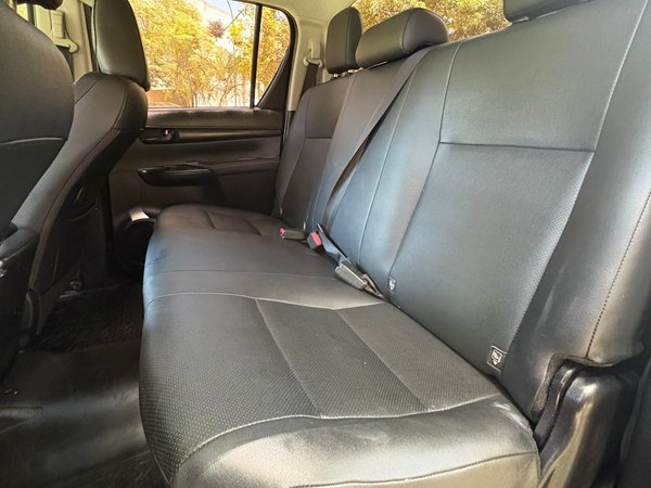 Foto 10 - Toyota Hilux STD 2.8 Turbo Diesel 4x4