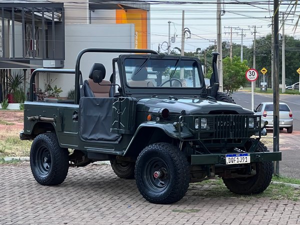 Foto 1 - Toyota Bandeirantes Jipe