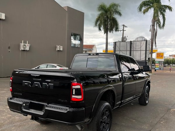 Foto 6 - RAM 2500 Laramie Night Edition 6.7 Turbo Diesel 4x4