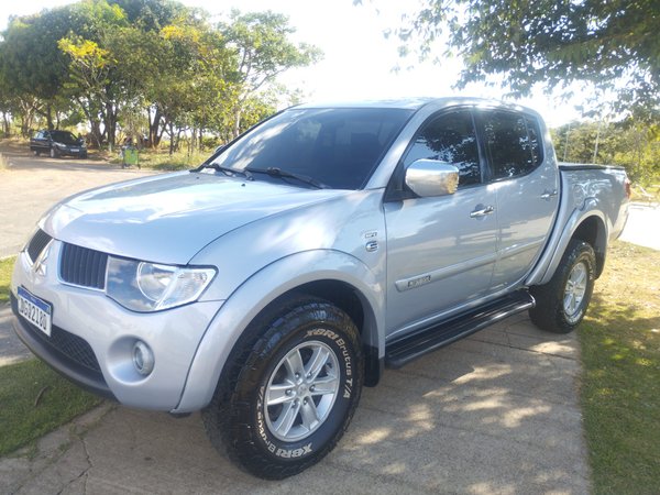 Foto 1 - Mitsubishi L200 Triton HPE 3.2 Turbo Diesel 4x4