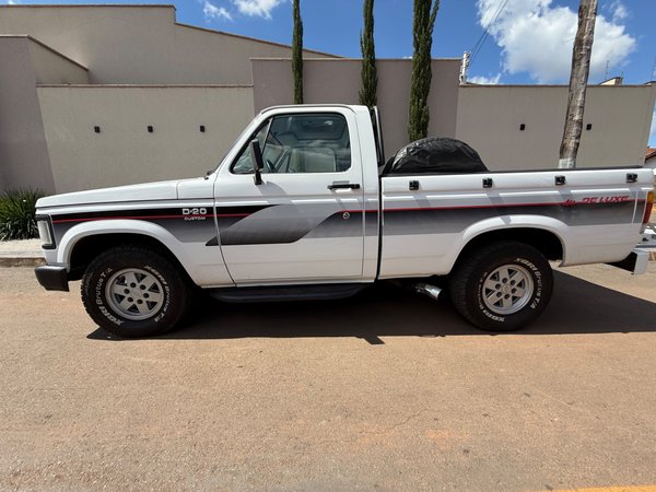 Foto 1 - Chevrolet D20 Custom 4.0TD Deluxe