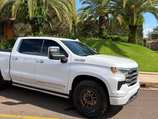 Foto 7 - Chevrolet Silverado 1500 High Country 5.3 V8 Gasolina 4x4