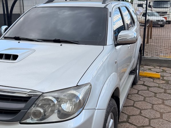 Foto 10 - Toyota Hilux SW4 SRV 3.0 Turbo Diesel 4x4