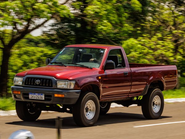 Foto 1 - Toyota Hilux DX 2.7 Gasolina 4x2