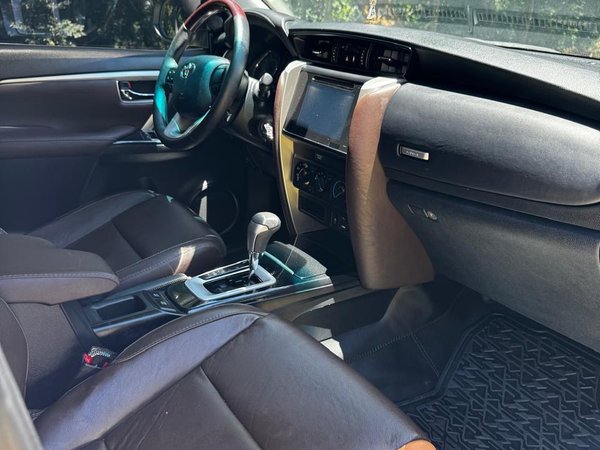 Foto 7 - Toyota Hilux SW4 SR 2.7 Flex 4x2