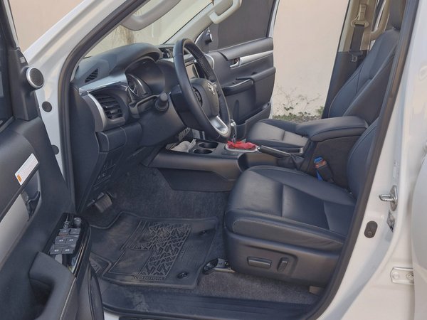 Foto 5 - Toyota Hilux SRX 2.8 Turbo Diesel 4x4