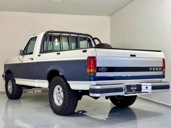 Foto 5 - Ford F1000 Super 3.9 Diesel C.S