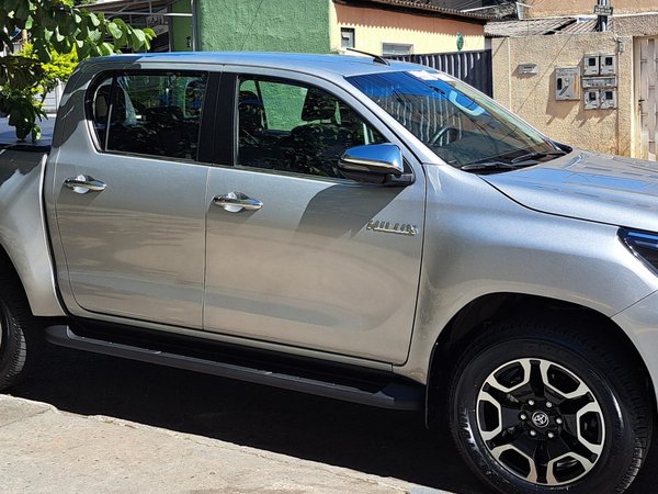Foto 1 - Toyota Hilux SRX 2.8 Turbo Diesel 4x4