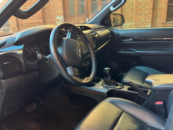 Foto 5 - Toyota Hilux SRX 2.8 Turbo Diesel 4x4