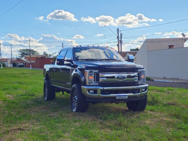 Foto 2 - Ford F250 Super Duty 6.7 V8 Turbo Diesel 4x4