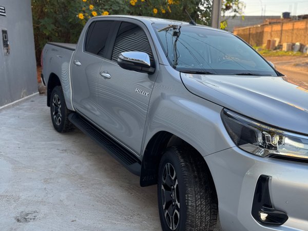 Foto 1 - Toyota Hilux SRX 2.8 Turbo Diesel 4x4