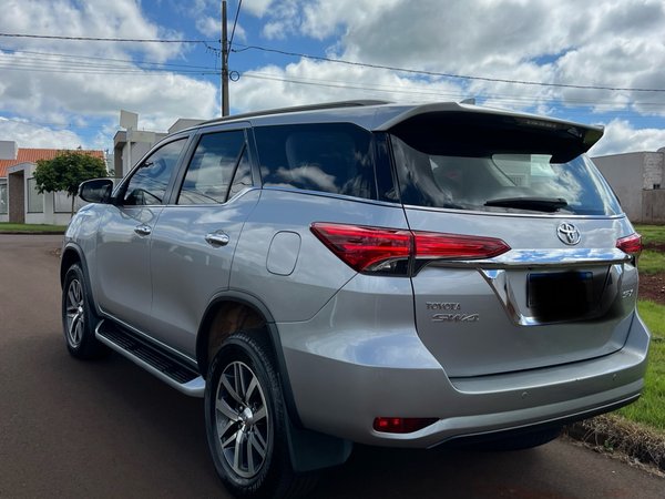 Foto 4 - Toyota Hilux SW4 SRX 2.8 Turbo Diesel 4x4