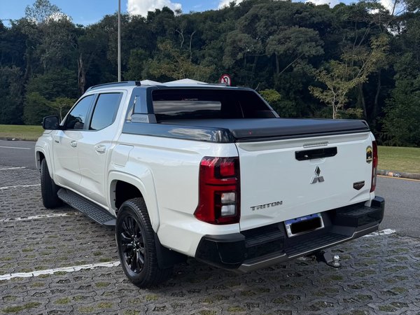 Foto 5 - Mitsubishi Triton Katana 2.4 Bi-Turbo Diesel 4x4