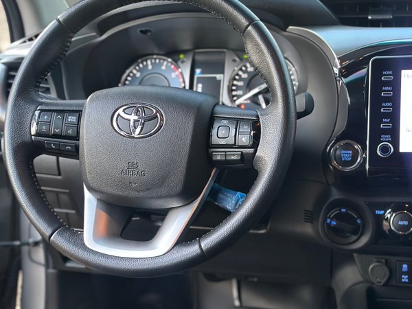 Foto 8 - Toyota Hilux SRX 2.8 Turbo Diesel 4x4