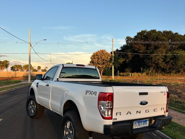 Foto 4 - Ford Ranger XLS 2.2 Turbo Diesel 4x4